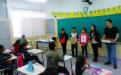 Equipe apresentando a campanha nas escolas de Alfenas