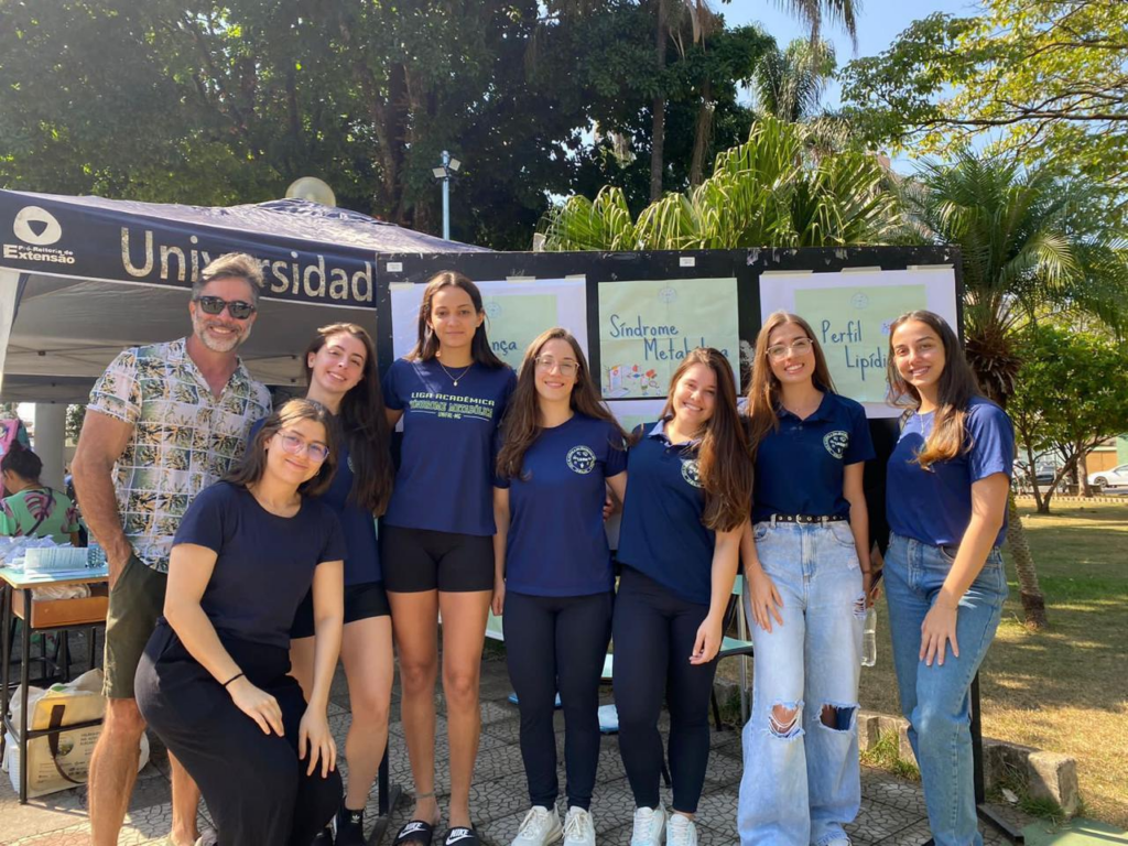 (Fotos de apresentação na feira na praça da rodoviária)