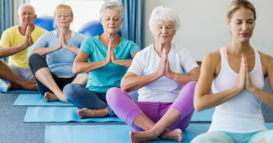 "Yoga na terceira idade" é tema de informativo do projeto Comunicação e Informação em Enfermagem e Saúde