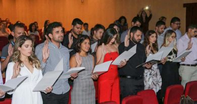Primeira turma de Medicina da UNIFAL-MG cola grau em cerimônia na sede da Instituição
