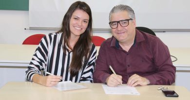 “Nós, servidores públicos, somos parte do Estado brasileiro e temos responsabilidade com a democracia”, afirma reitor da UNIFAL-MG em cerimônia de posse de novos servidores