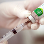 Projeto Comunicação e Informação em Enfermagem e Saúde esclarece comunidade sobre campanha nacional de vacinação contra a gripe