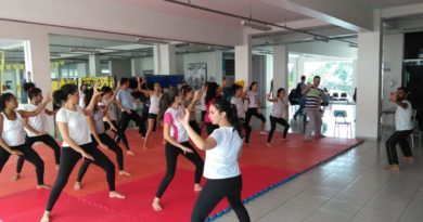 Pesquisa de TCC do curso de Enfermagem avalia os impactos de exercícios orientais terapêuticos na saúde de universitários da UNIFAL-MG, participantes de programa de extensão; o estudo gerou artigo científico publicado em periódico da área de saúde