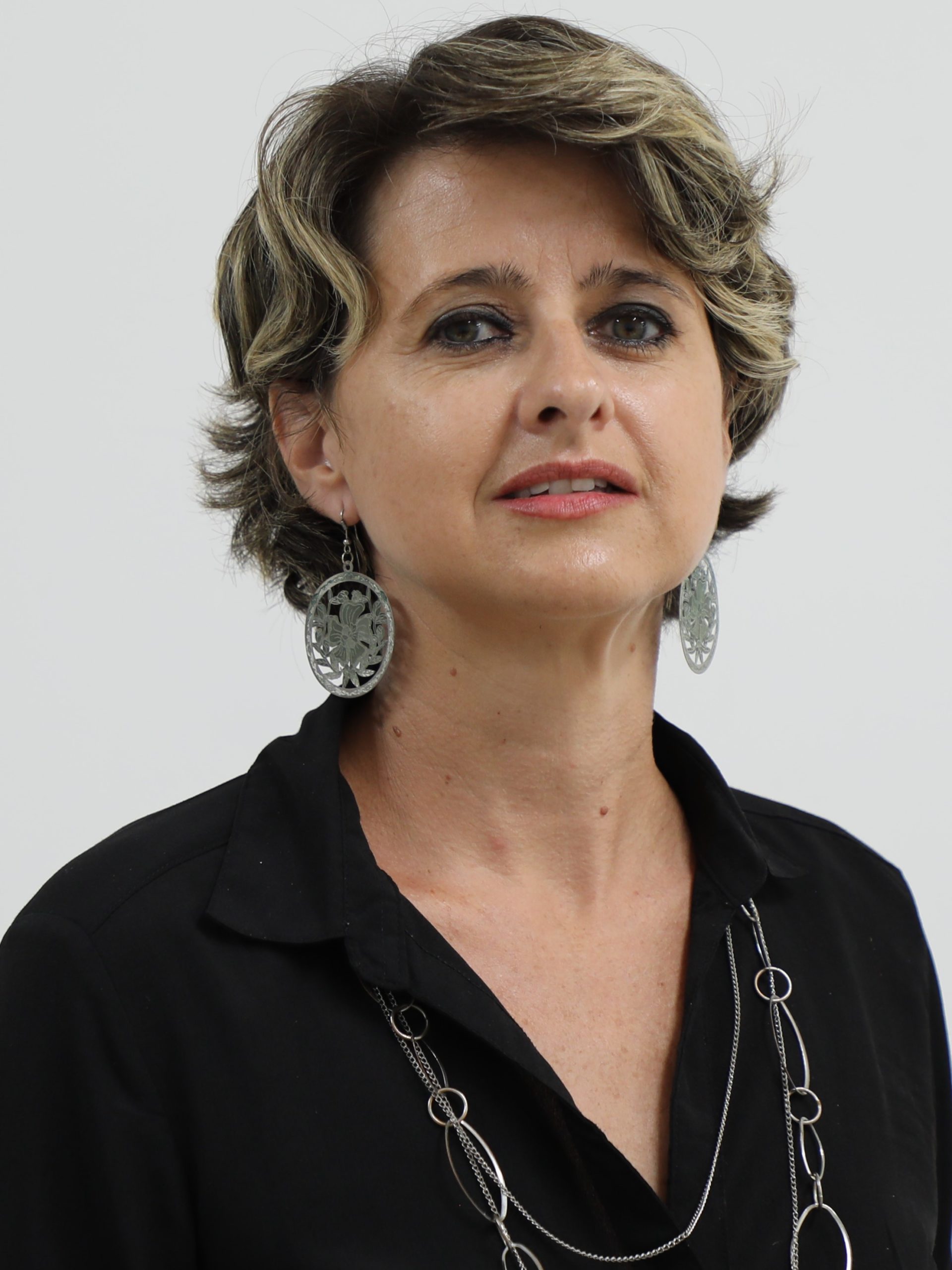 Profa. Claudia Gomes