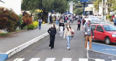 UNIFAL-MG retoma aulas presenciais para mais de 7 mil estudantes; comunidade acadêmica expressa entusiasmo com a possibilidade de voltar a conviver nos espaços universitários