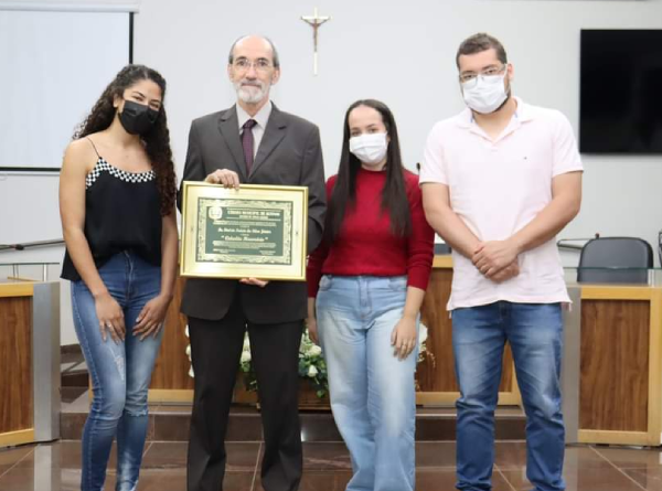 Professor da UNIFAL-MG recebe título de Cidadão Honorário de Alfenas; homenagem é concedida em reconhecimento à contribuição de estudos epidemiológicos sobre a covid-19 para a população