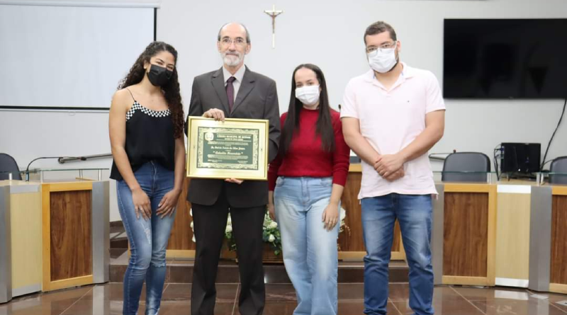 Professor da UNIFAL-MG recebe título de Cidadão Honorário de Alfenas; homenagem é concedida em reconhecimento à contribuição de estudos epidemiológicos sobre a covid-19 para a população
