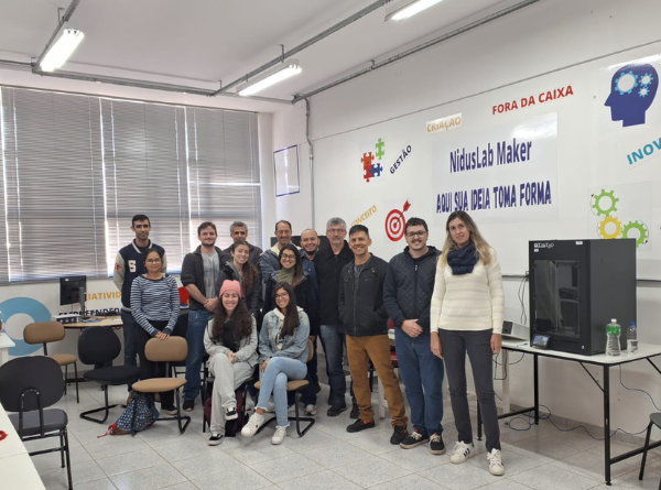 Professores da UNIFAL-MG participam de curso de impressão em 3D com o Nidus Lab Maker; o evento foi promovido pela Agência de Inovação e Empreendedorismo e a Incubadora de Empresas de Base Tecnológica