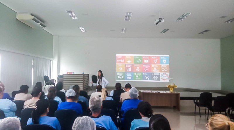 “Novas perspectivas do Processo de Enfermagem” é tema de palestra ministrada por docente da UNIFAL-MG para profissionais da Santa Casa; evento marcou o Dia Mundial da Enfermagem