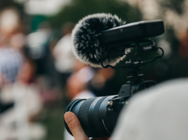 “Universidades no combate à desinformação e na defesa da democracia” é  tema do concurso audiovisual…