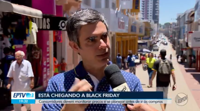 Em reportagem, professor de Economia da UNIFAL-MG orienta população sobre planejamento de compras nesta Black Friday