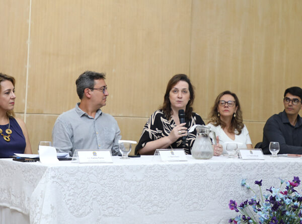 Acadêmicos discutem impacto social dos programas de pós-graduação durante evento que reuniu representantes da Capes e da Associação Brasileira de Ciências Farmacêuticas na UNIFAL-MG