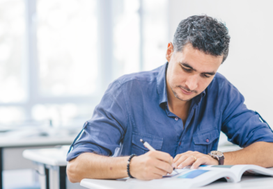 UNIFAL-MG abre inscrições para concurso público para Técnico-Administrativo em Educação<p  style='text-align:justify;font-style:italic;font-size:14px;color:#4f4f4f;font-weight:normal'>Vagas com salários de R$ 2.667,19 a R$ 7.974,61 em diversas áreas; inscrições até 2 de setembro</p>